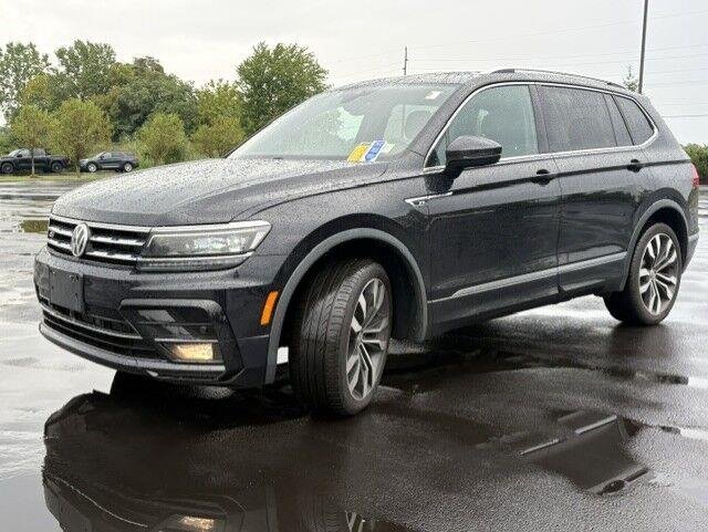 Used 2020 Deep Black Pearl Volkswagen SEL Premium R-Line image 6