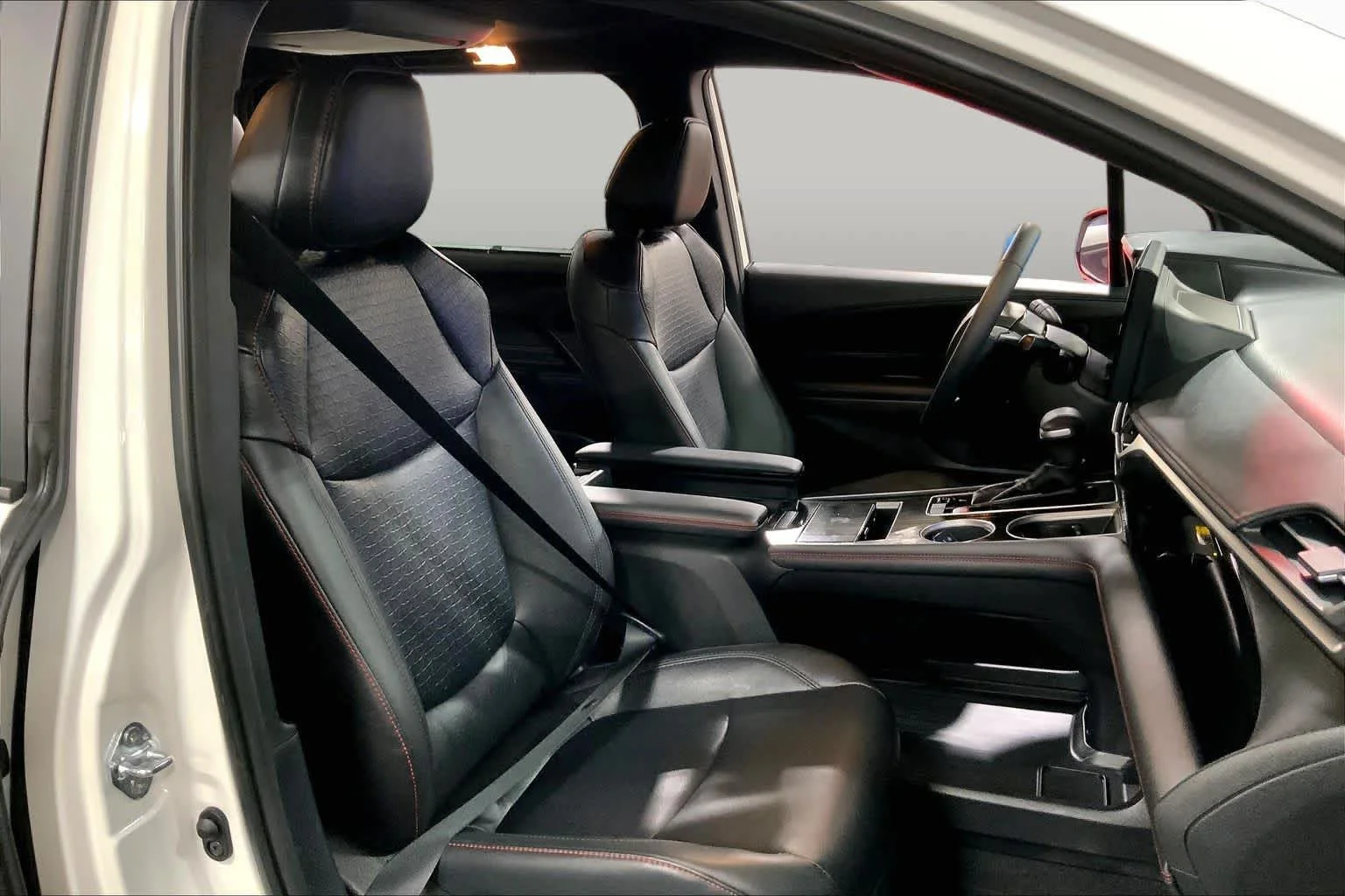 Used 2025 Ice Cap Toyota XSE image 9