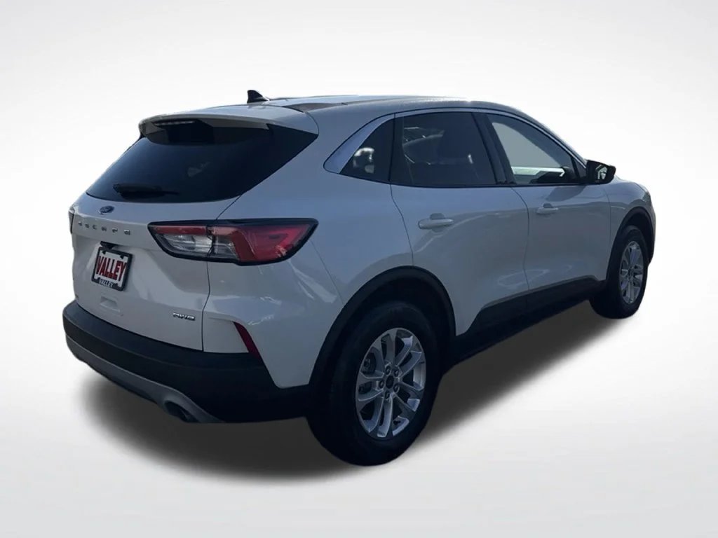 Certified Used 2022 White Metallic Ford SE image 13