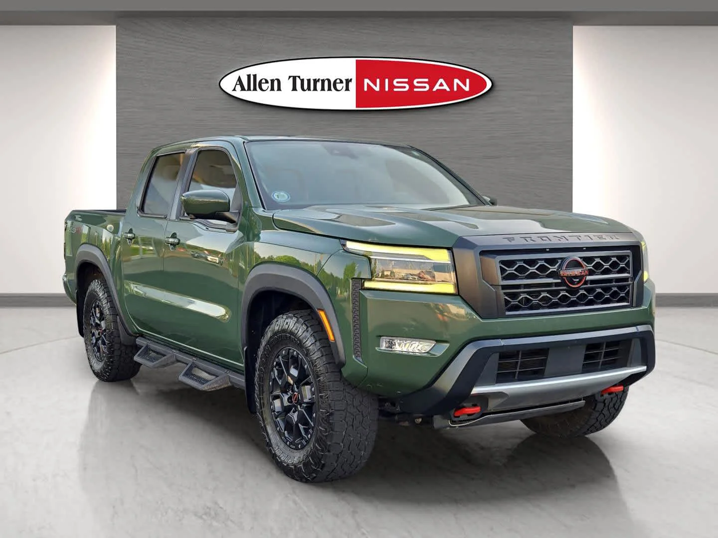 2022 Nissan Frontier PRO-4X Crew Cab 4X4's photo