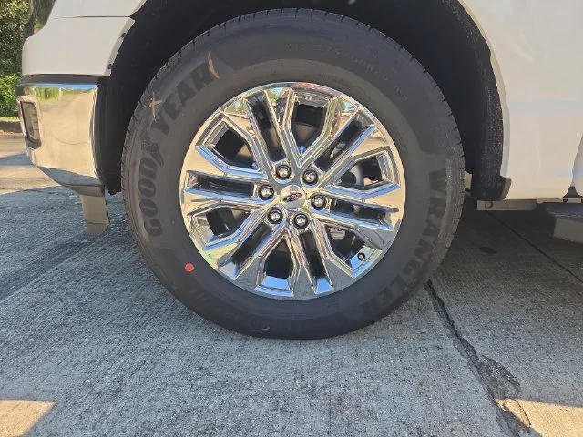 New 2026 Oxford White Ford XLT image 59