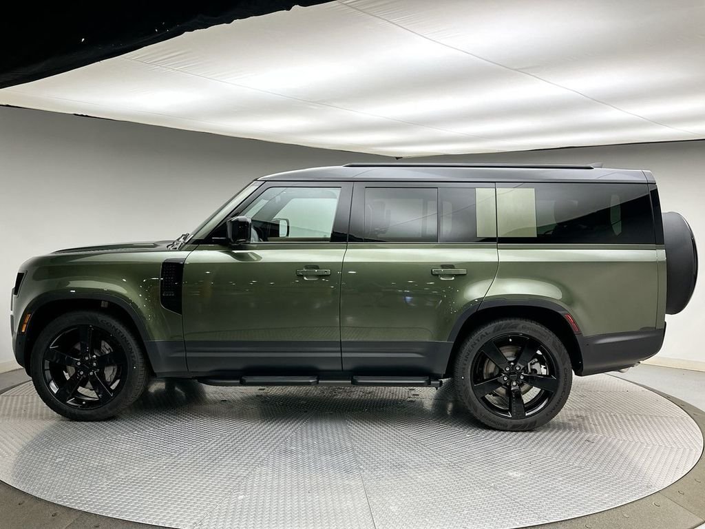 New 2026 Woolstone Green Land Rover S image 2