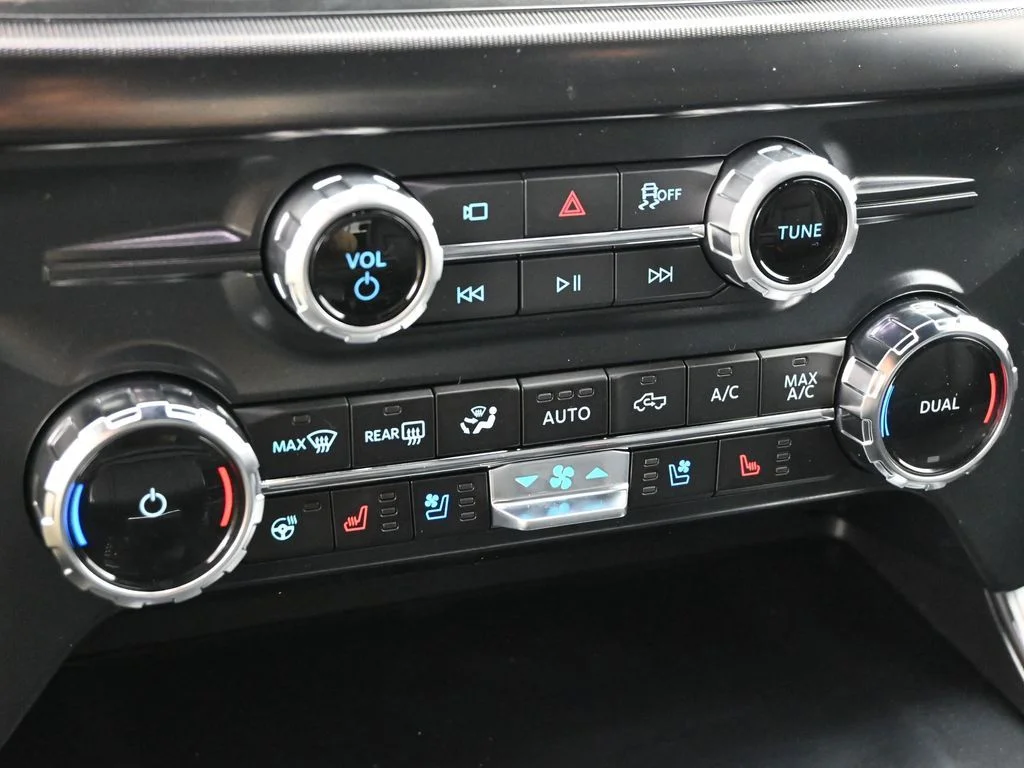 New 2026 Avalanche Ford Lariat image 16
