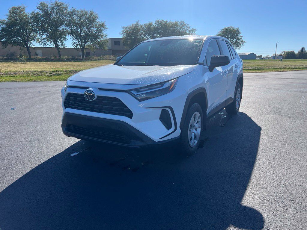 Used 2024 Ice Toyota LE image 3