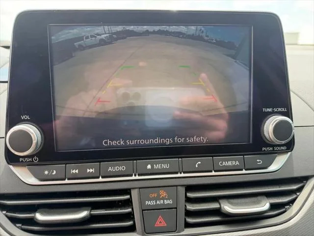 Used 2025 Gray Nissan SR image 13