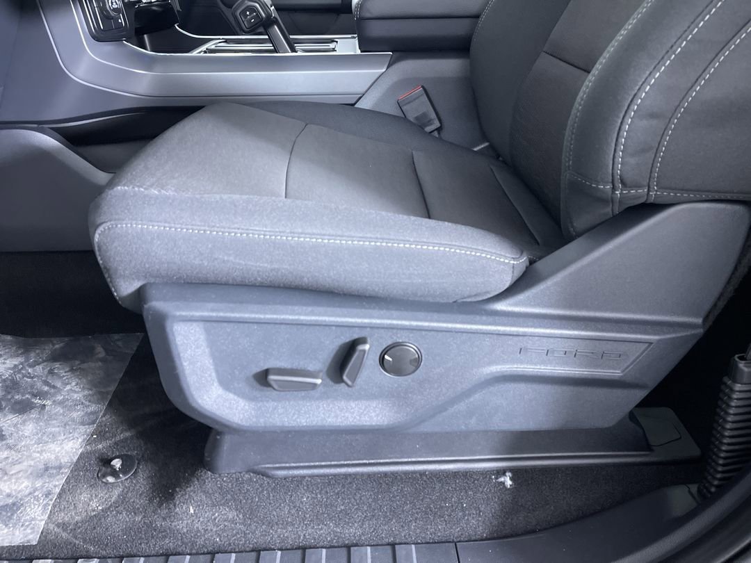 New 2026 Agate Black Metallic Ford XLT image 13