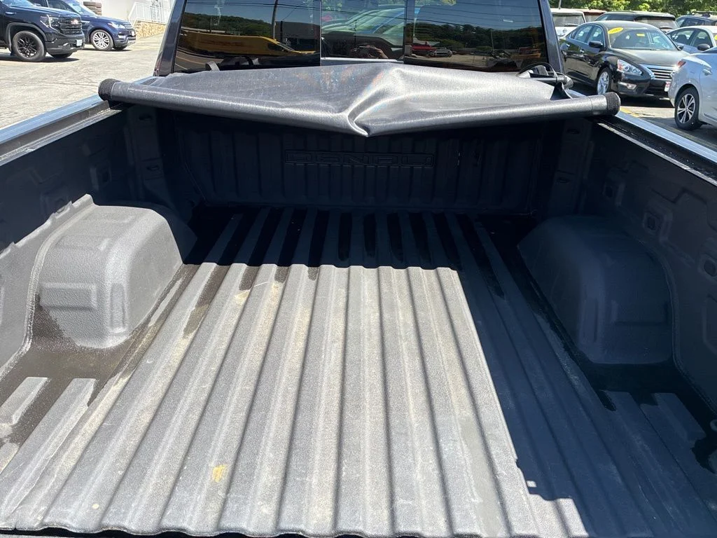 Used 2022 Silver GMC Denali image 14