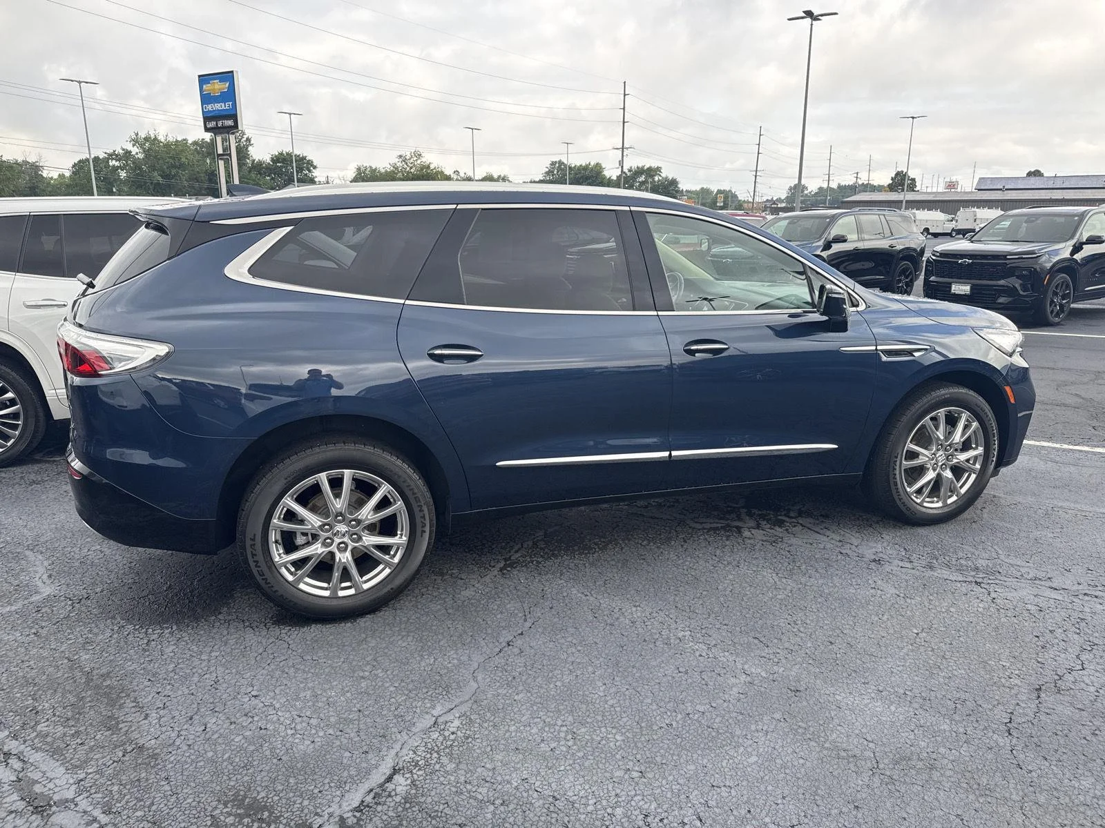 Used 2023 Emperor Blue Metallic Buick Essence image 2
