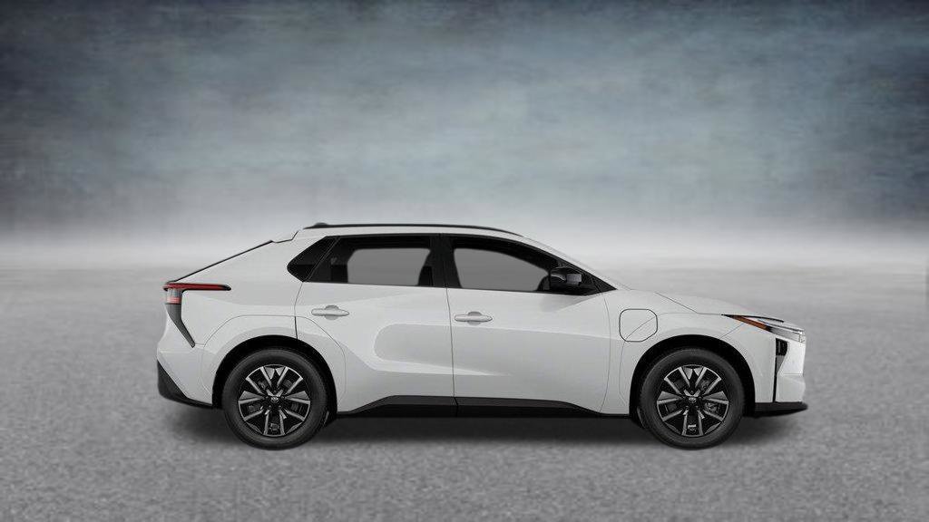 New 2026 Wind Chill Pearl <sup>1</sup> Toyota  XLE image 42