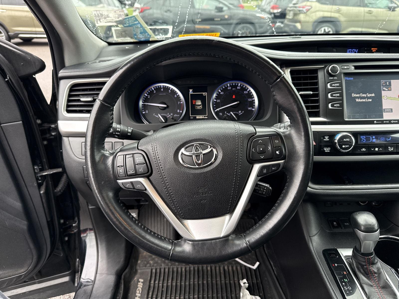 Used 2019 Midnight Black Metallic Toyota SE image 10