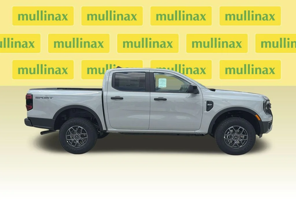 New 2026 White Ford XLT image 2