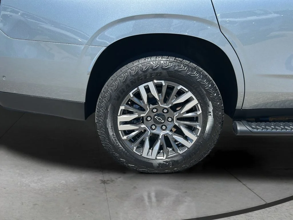 Certified Used 2025 Gray Chevrolet Z71 image 31