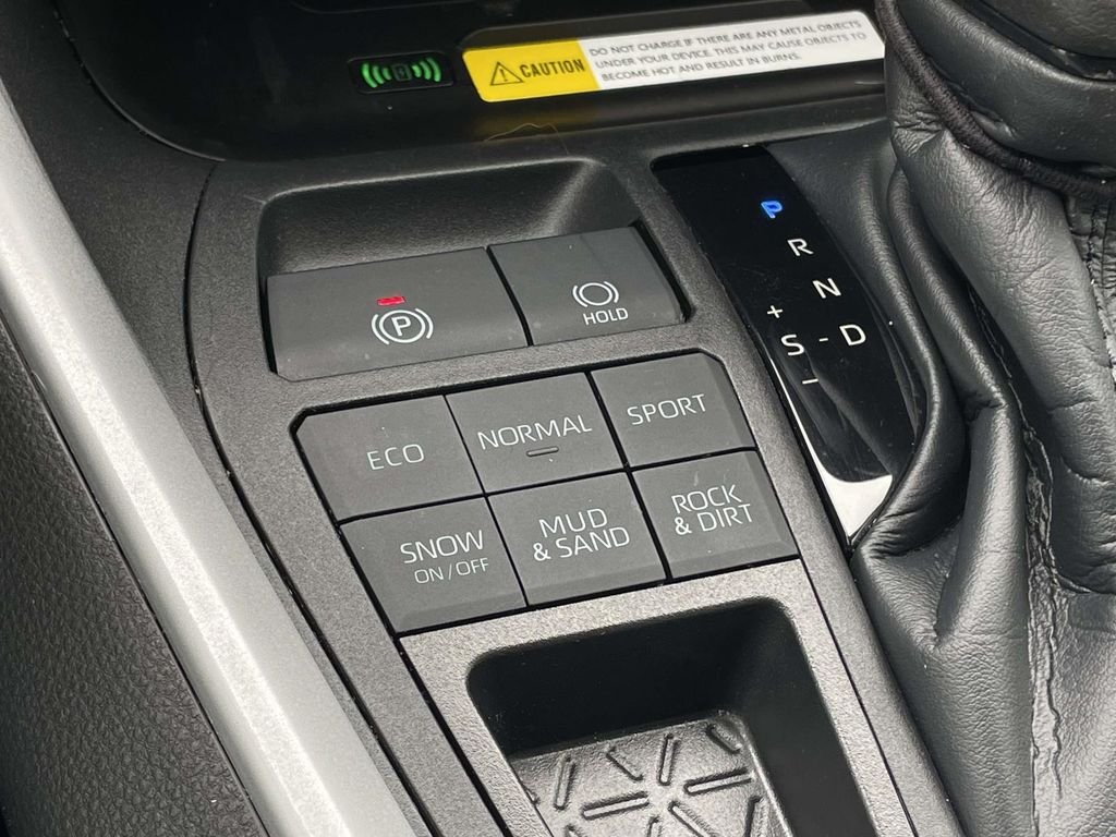 Used 2022 Silver Sky Metallic Toyota XLE image 21