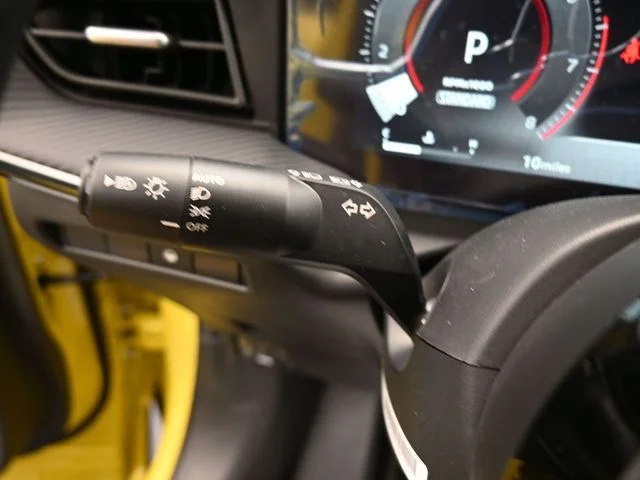 New 2025 Two-tone Yuzu Yellow Metallic / Super Black Nissan SR image 18