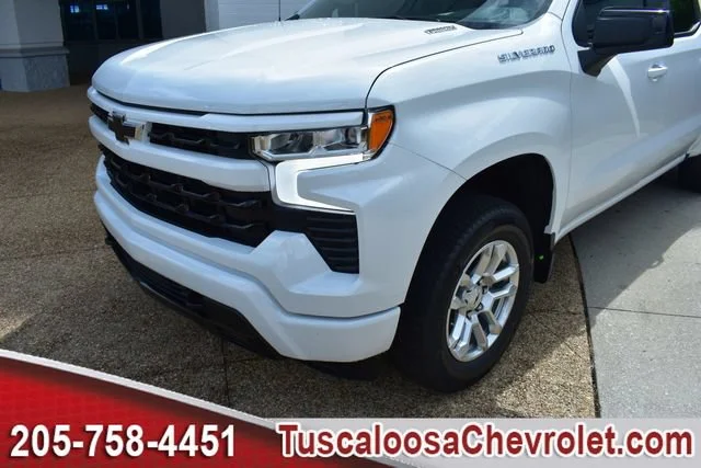New 2026 Summit White Chevrolet RST image 32