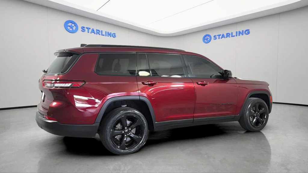 Used 2022 Red Jeep Altitude 4x2 image 10