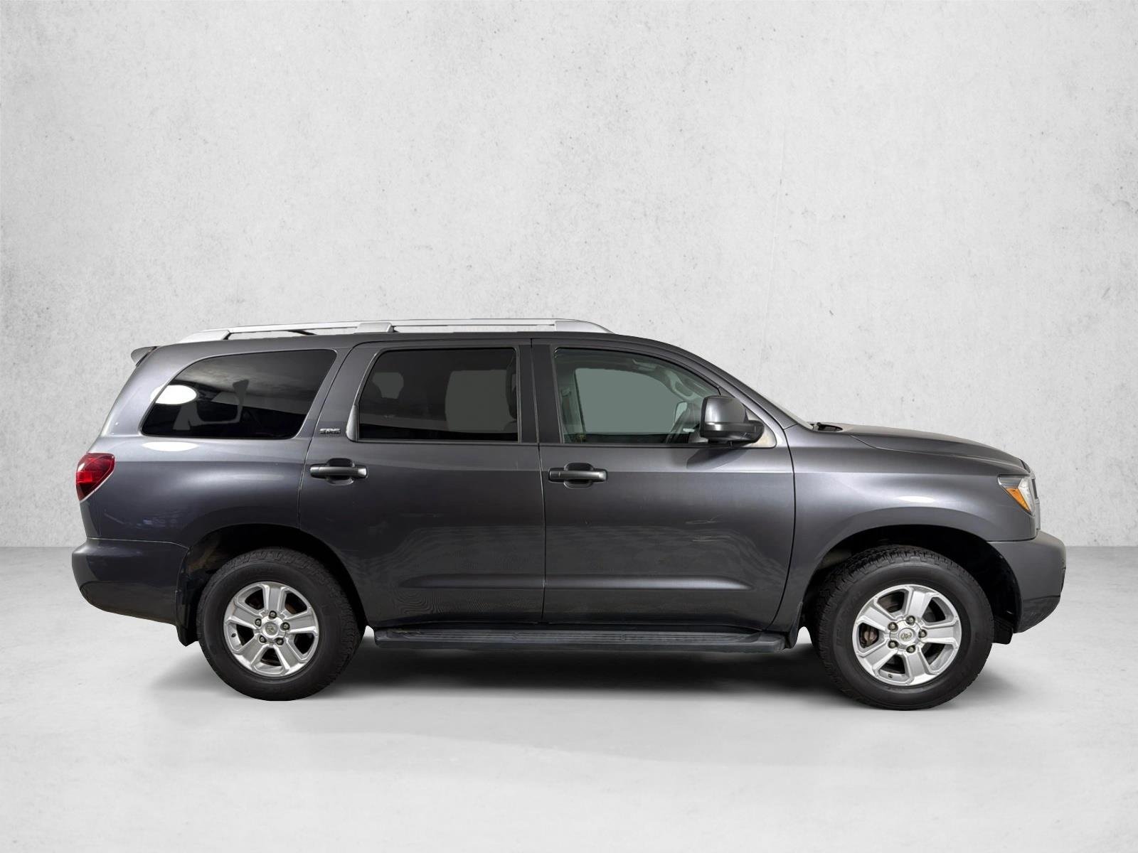 Used 2019 Magnetic Gray Metallic Toyota SR5 image 4