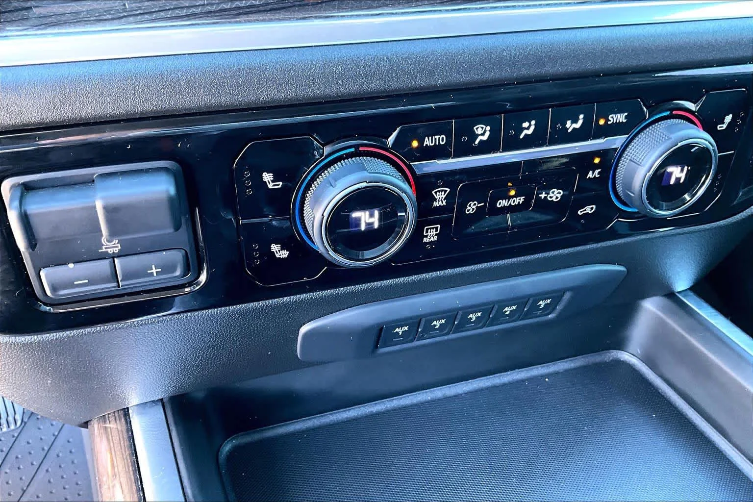 Used 2025 Sterling Gray Metallic Chevrolet LT image 34