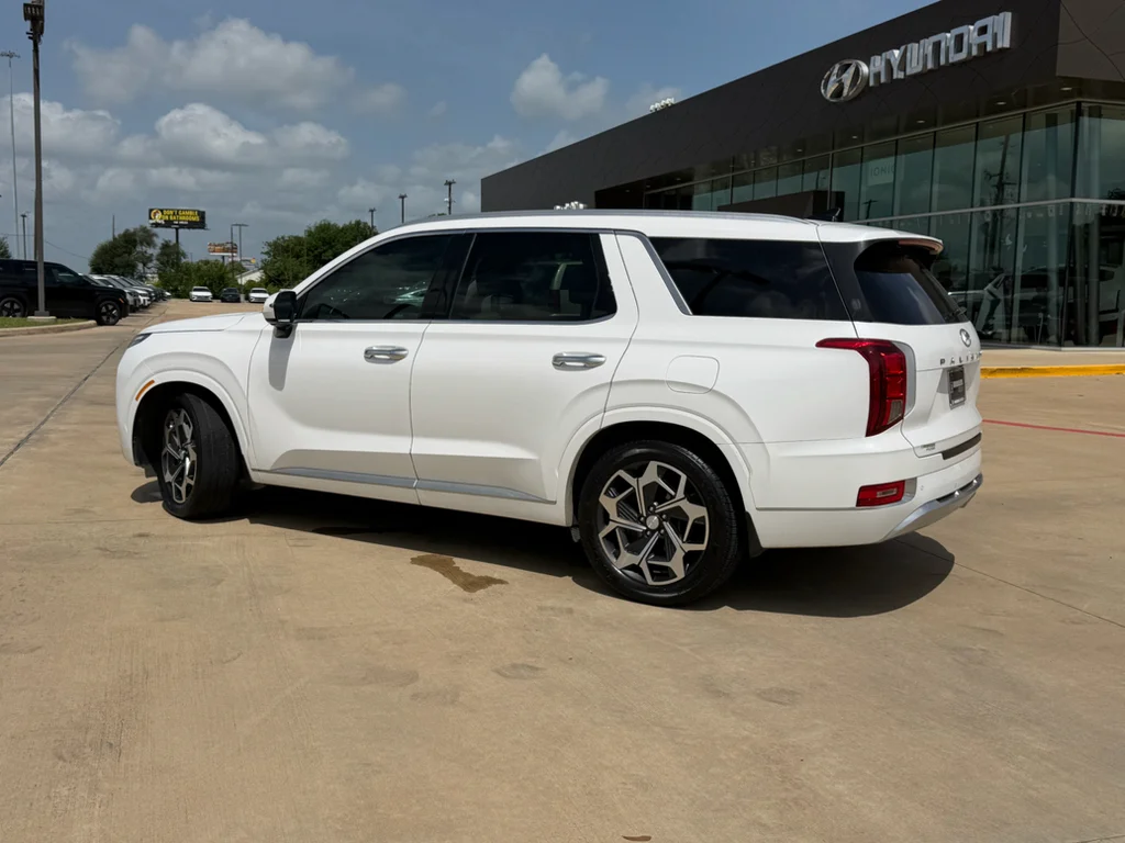 Used 2021 Hyper White Hyundai Calligraphy image 3