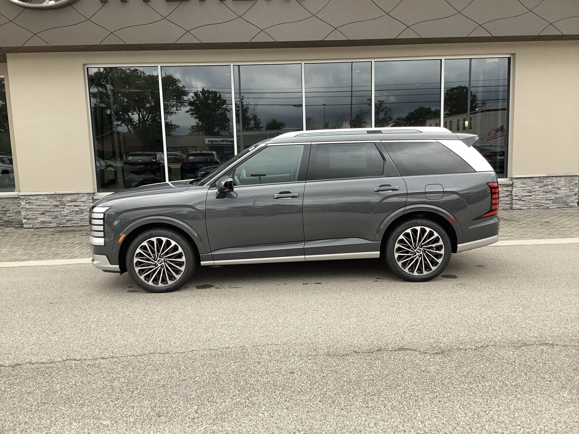 New 2026 Ecotronic Gray Metallic Hyundai Calligraphy image 2
