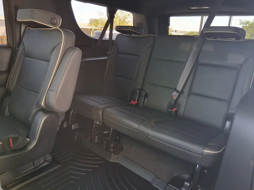 Used 2025 Summit White GMC Elevation image 24