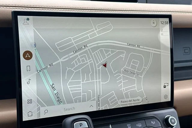 New 2026 Woolstone Green Land Rover X-Dynamic SE image 17