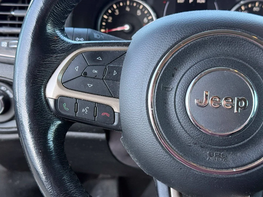 Used 2017 Black Jeep Latitude image 15