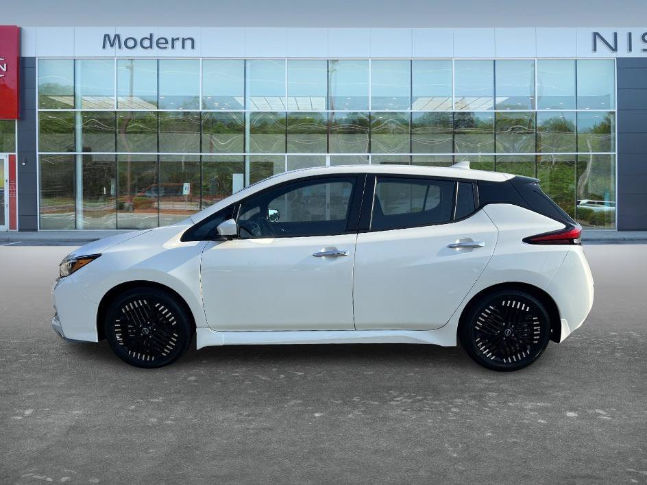 Used 2025 Pearl White Tricoat Nissan SV PLUS image 8