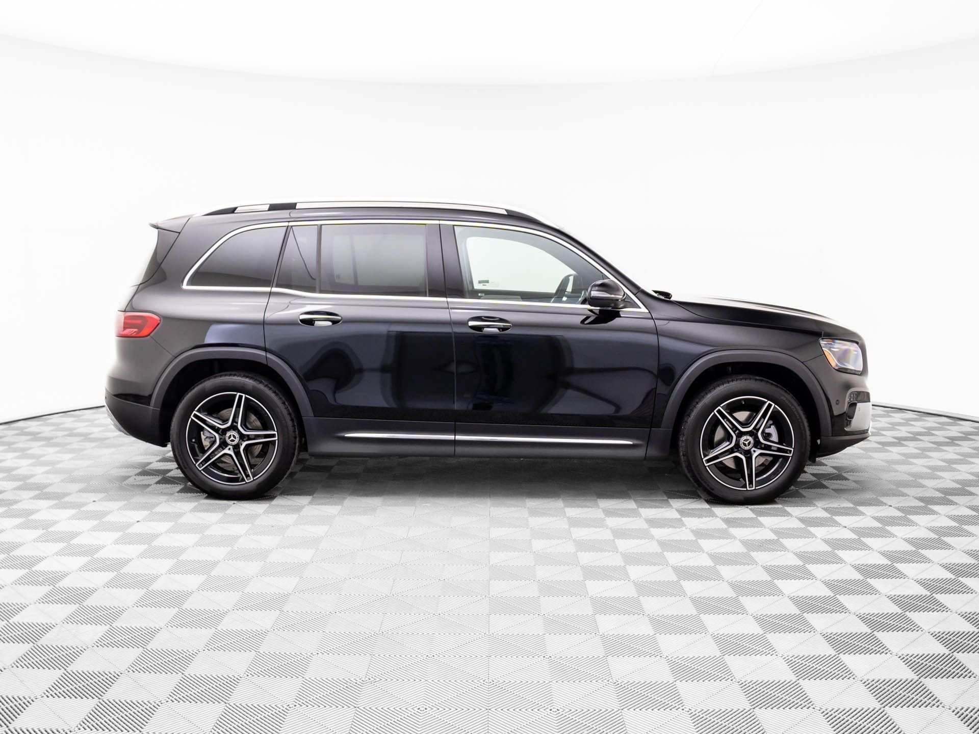 New 2026 Night Black Mercedes-Benz GLB 250 image 6