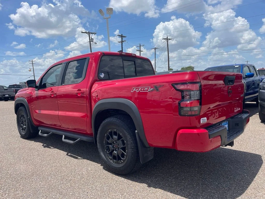 Used 2022 Red Nissan PRO-X image 5