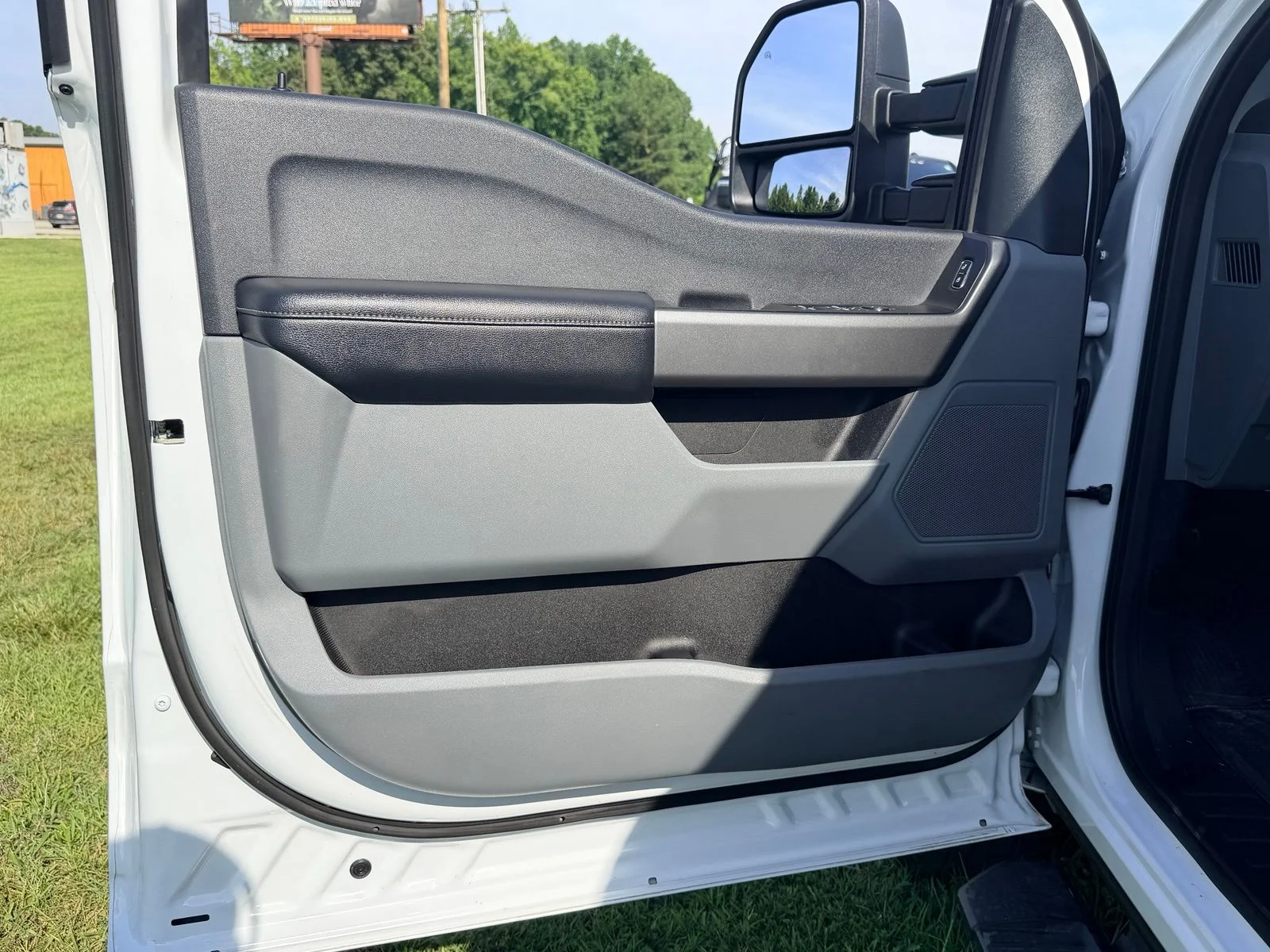 Used 2026 Oxford White Ford XLT image 15