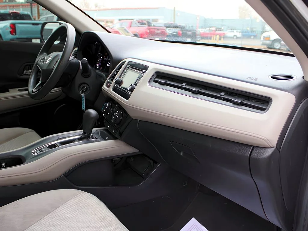 Used 2022 Platinum White Pearl Honda LX image 22