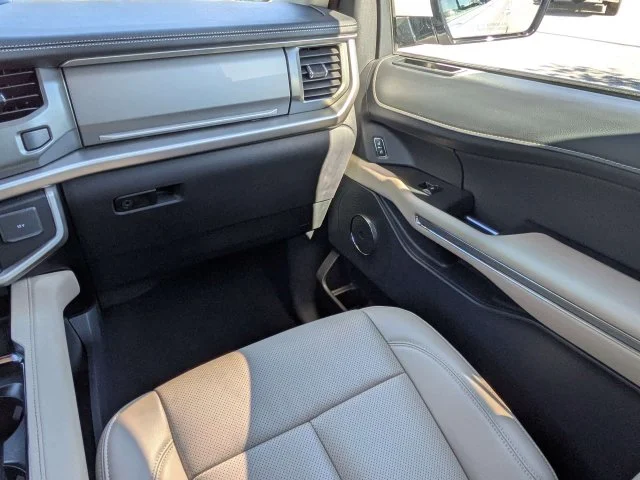Used 2024 White Metallic Ford XLT image 18