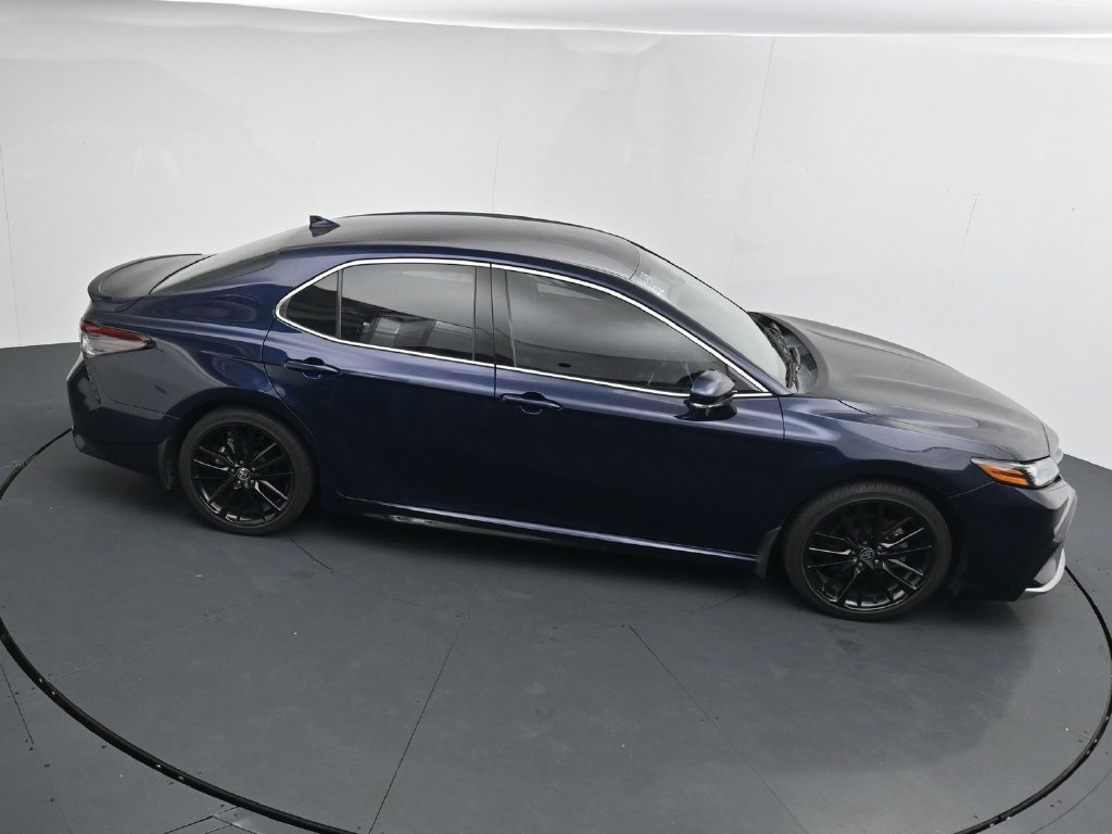 Used 2022  Toyota XSE image 17