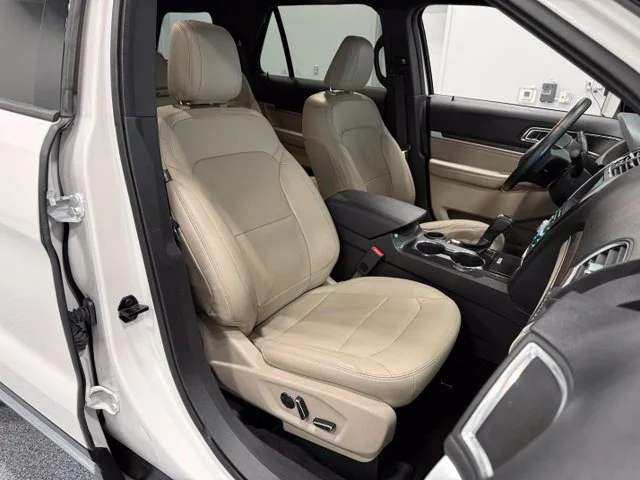 Used 2018 White Ford Limited image 39