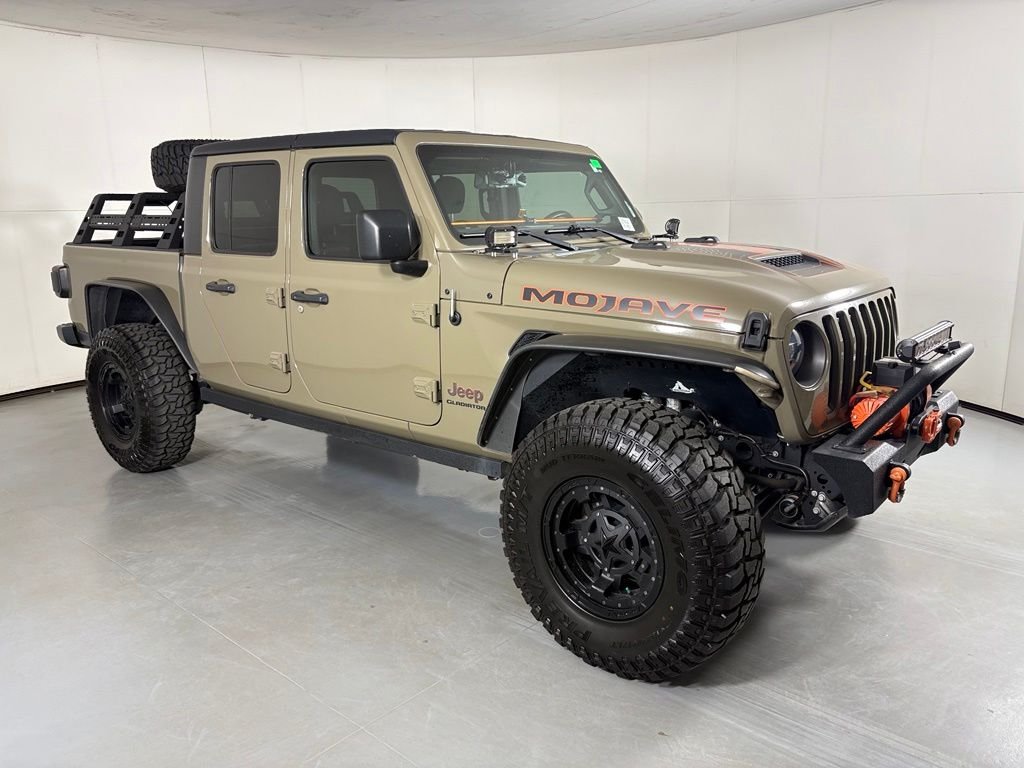 Used 2020 Green Jeep Mojave image 2