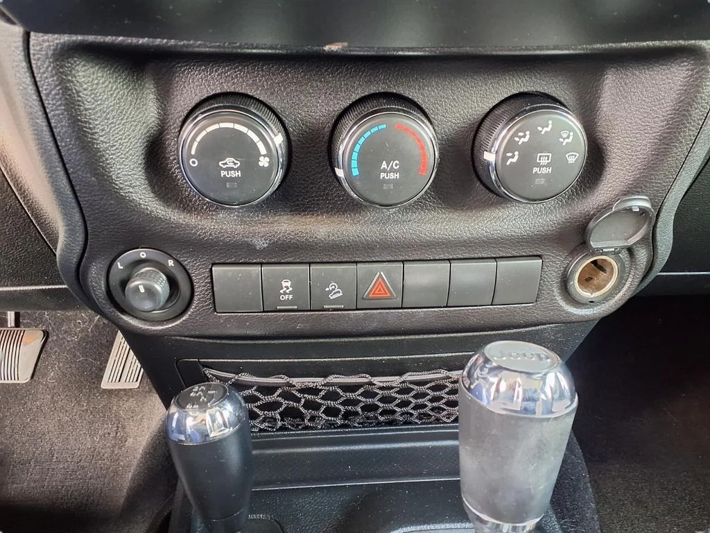 Certified Used 2017 Black Jeep Unlimited Sport image 9