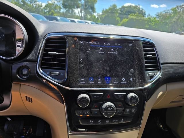 Certified Used 2022 White Jeep Laredo E image 23