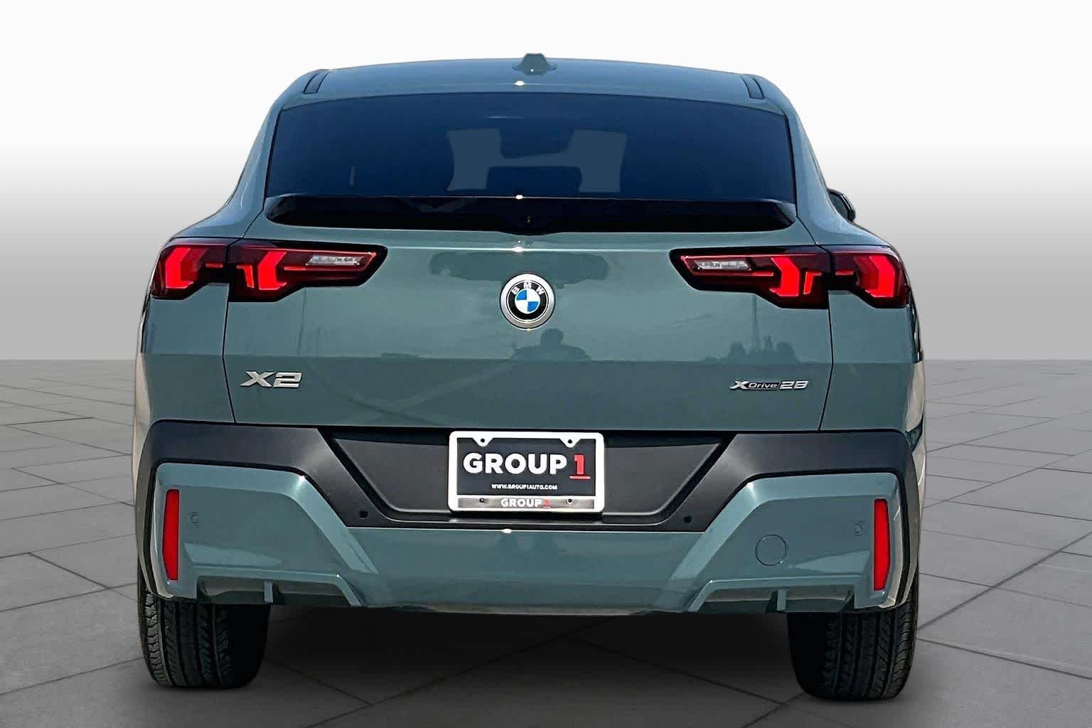 Used 2026 Cape York Green Metallic BMW xDrive28i image 4