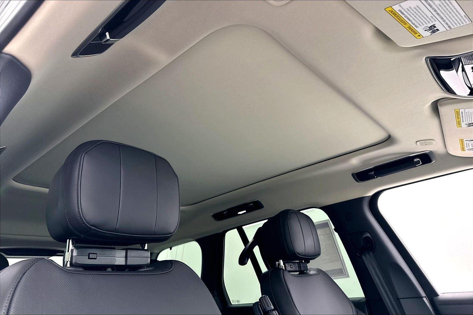 New 2026 Carpathian Grey Premium Metallic Land Rover SE image 27
