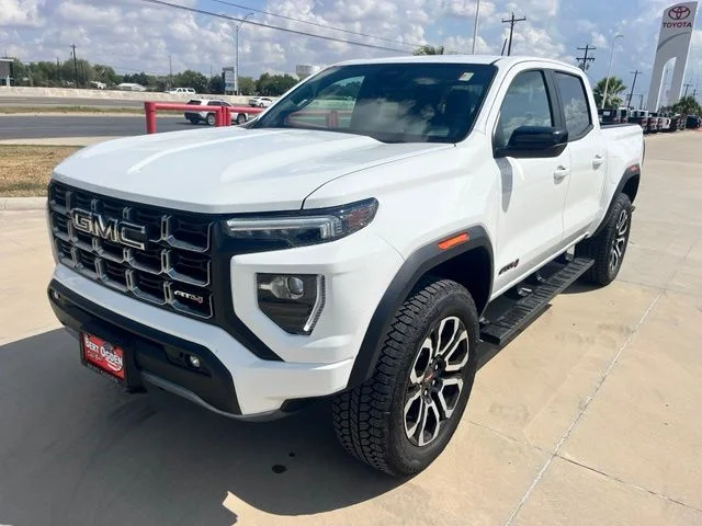 Used 2026 White GMC AT4 image 3