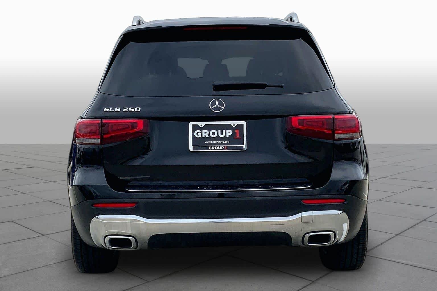 Used 2023 Night Black Mercedes-Benz GLB 250 image 4