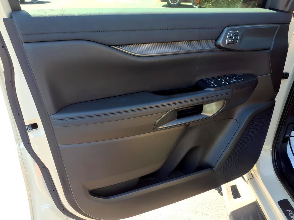 Used 2025 Beige Ford Raptor image 16