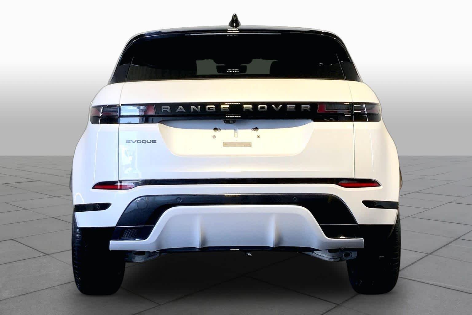 Used 2026 Ostuni Pearl White Premium Metallic Land Rover Dynamic SE image 5