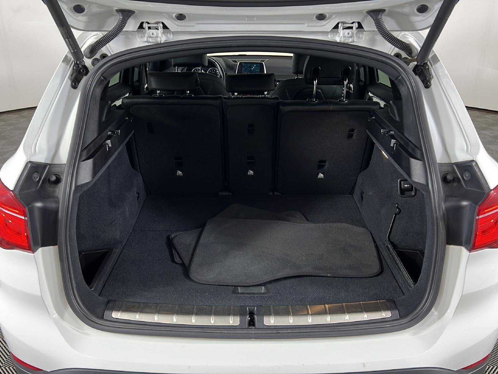 Used 2019 Alpine White BMW xDrive28i image 22