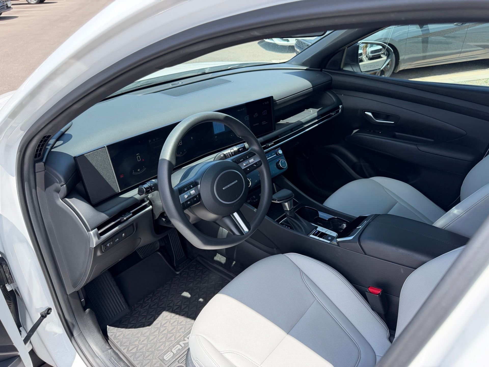 Certified Used 2025 White Hyundai SEL image 18