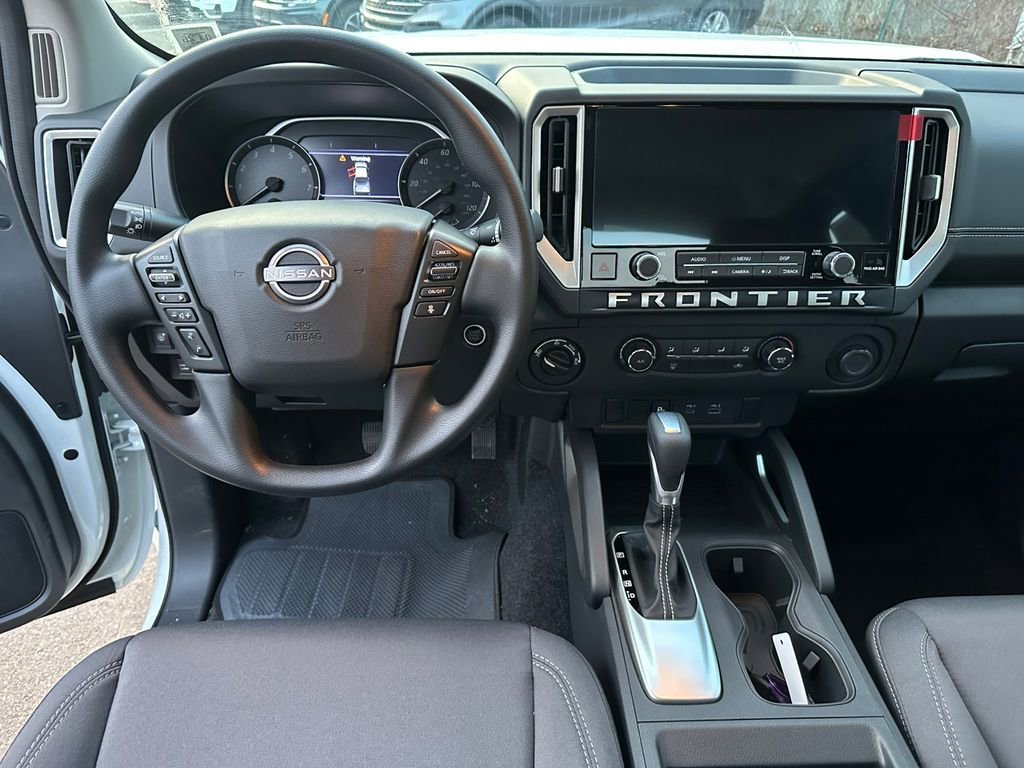 2025 Nissan Frontier SV - Photo 14