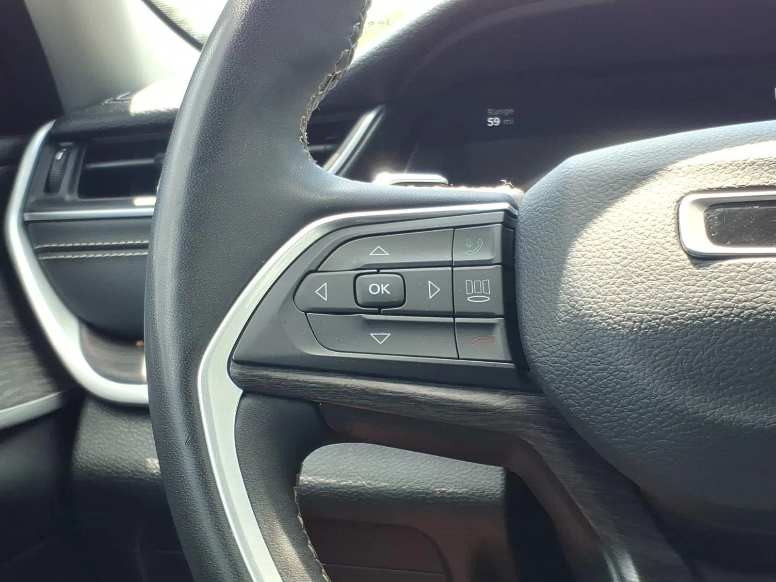 Used 2023 Bright White Clearcoat Jeep Limited image 27