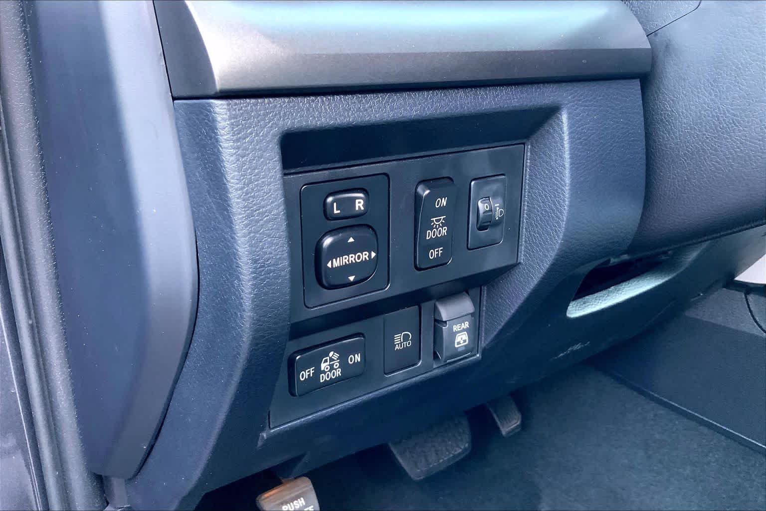 Used 2020 Magnetic Grey Metallic Toyota SR5 image 29
