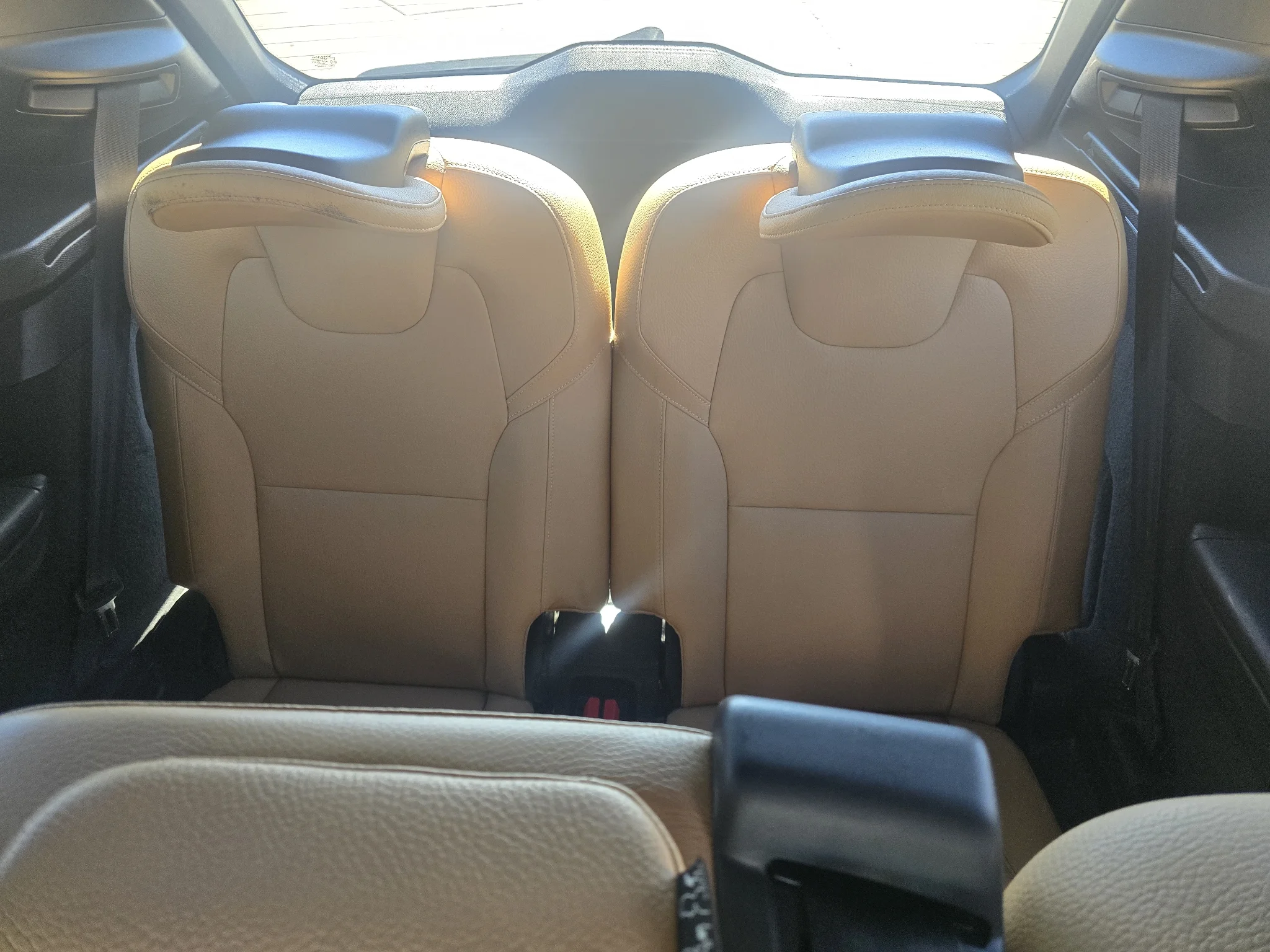 Used 2019 Crystal White Pearl Metallic Volvo Momentum image 17